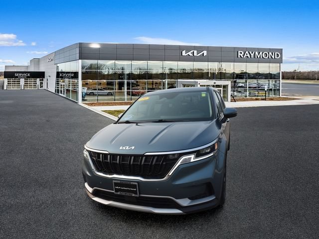 Certified 2023 Kia Carnival EX FWD image 8