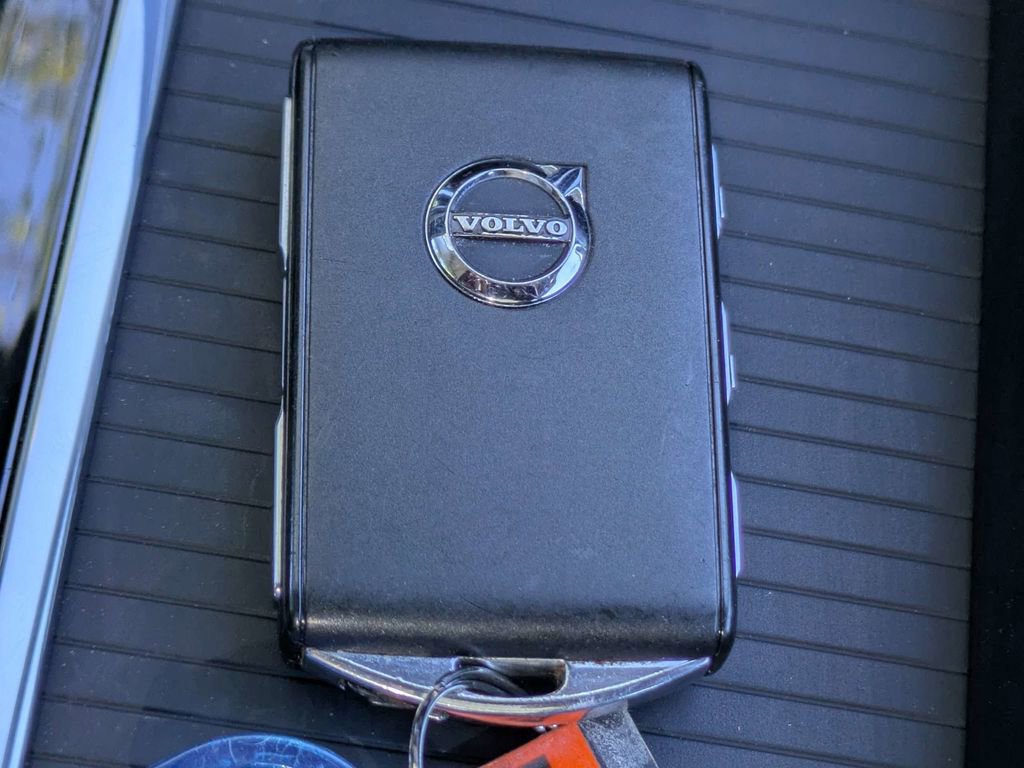 Certified 2024 Volvo S60 B5 Core image 28