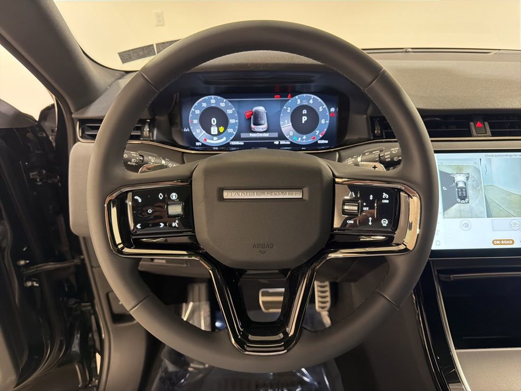 Used 2025 Land Rover Range Rover Evoque Dynamic SE AWD/4WD image 14