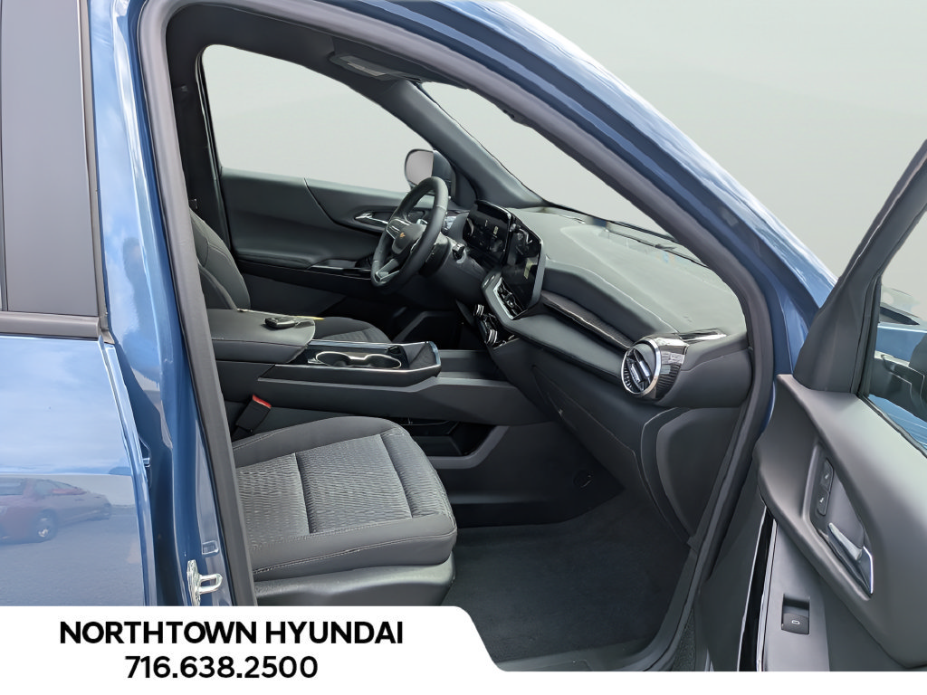 Used 2025 Chevrolet Equinox LT w/ Safety and Technology Package AWD/4WD image 34