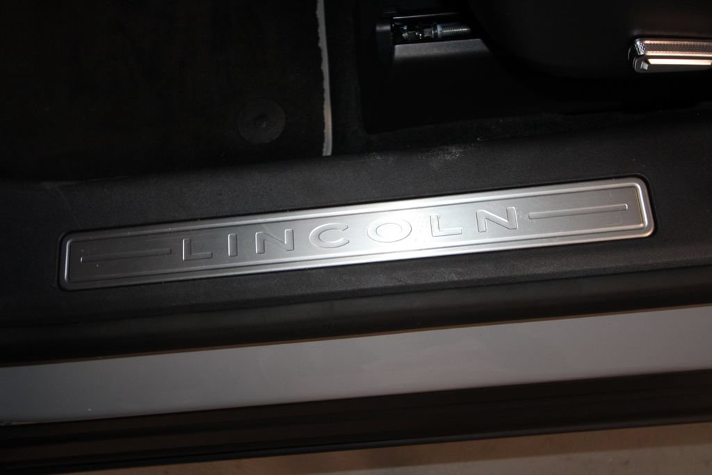 Used 2026 Lincoln Nautilus Reserve AWD/4WD image 7
