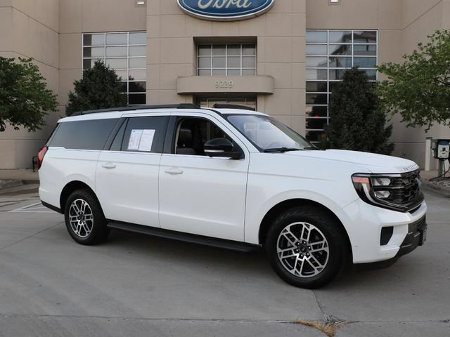 Used 2025 Ford Expedition Max Active AWD/4WD image 1