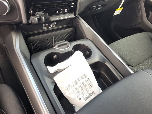 New 2026 RAM 1500 4x4 Crew Cab image 28