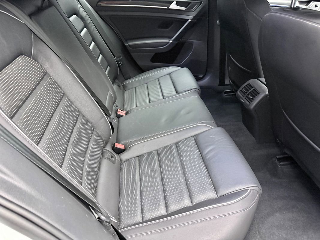 Used 2019 Volkswagen Golf R 4-Door AWD/4WD image 14