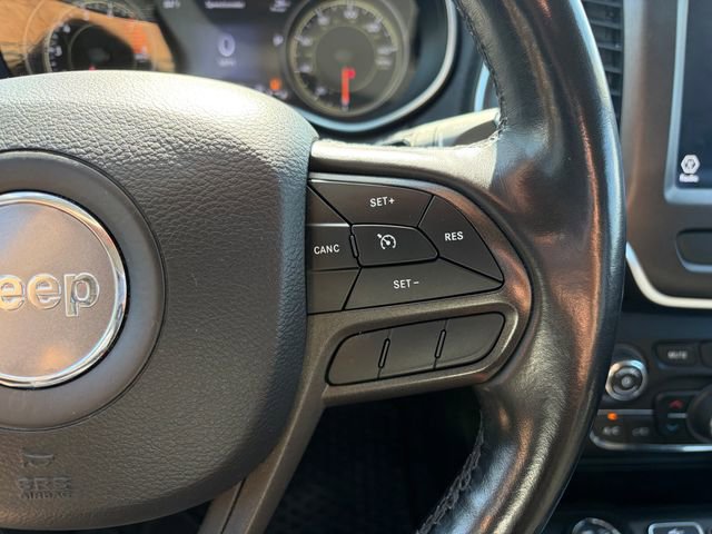 Used 2021 Jeep Cherokee Trailhawk AWD/4WD image 21
