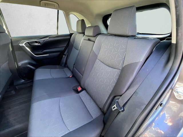Used 2022 Toyota RAV4 XLE image 28