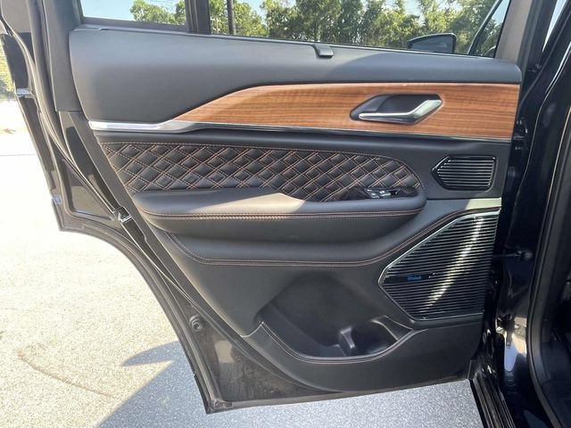 Certified 2024 Jeep Grand Cherokee Summit AWD/4WD image 17