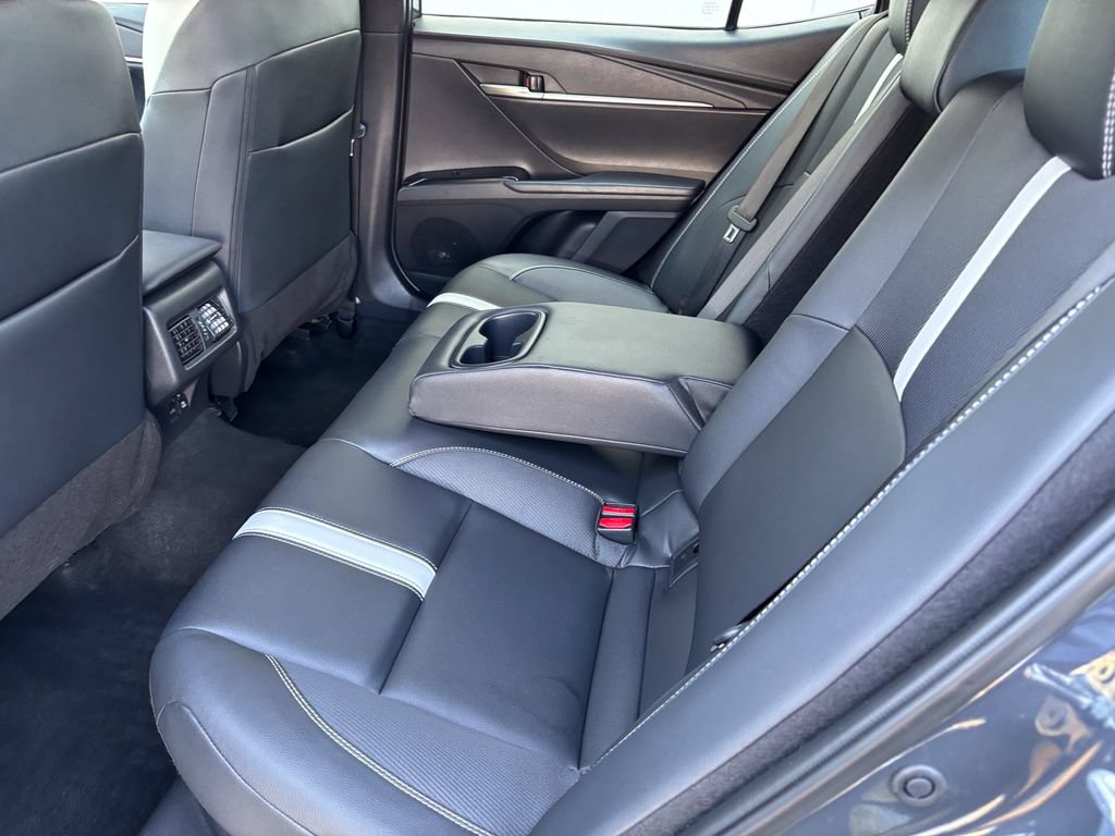 Used 2025 Toyota Camry SE FWD image 42