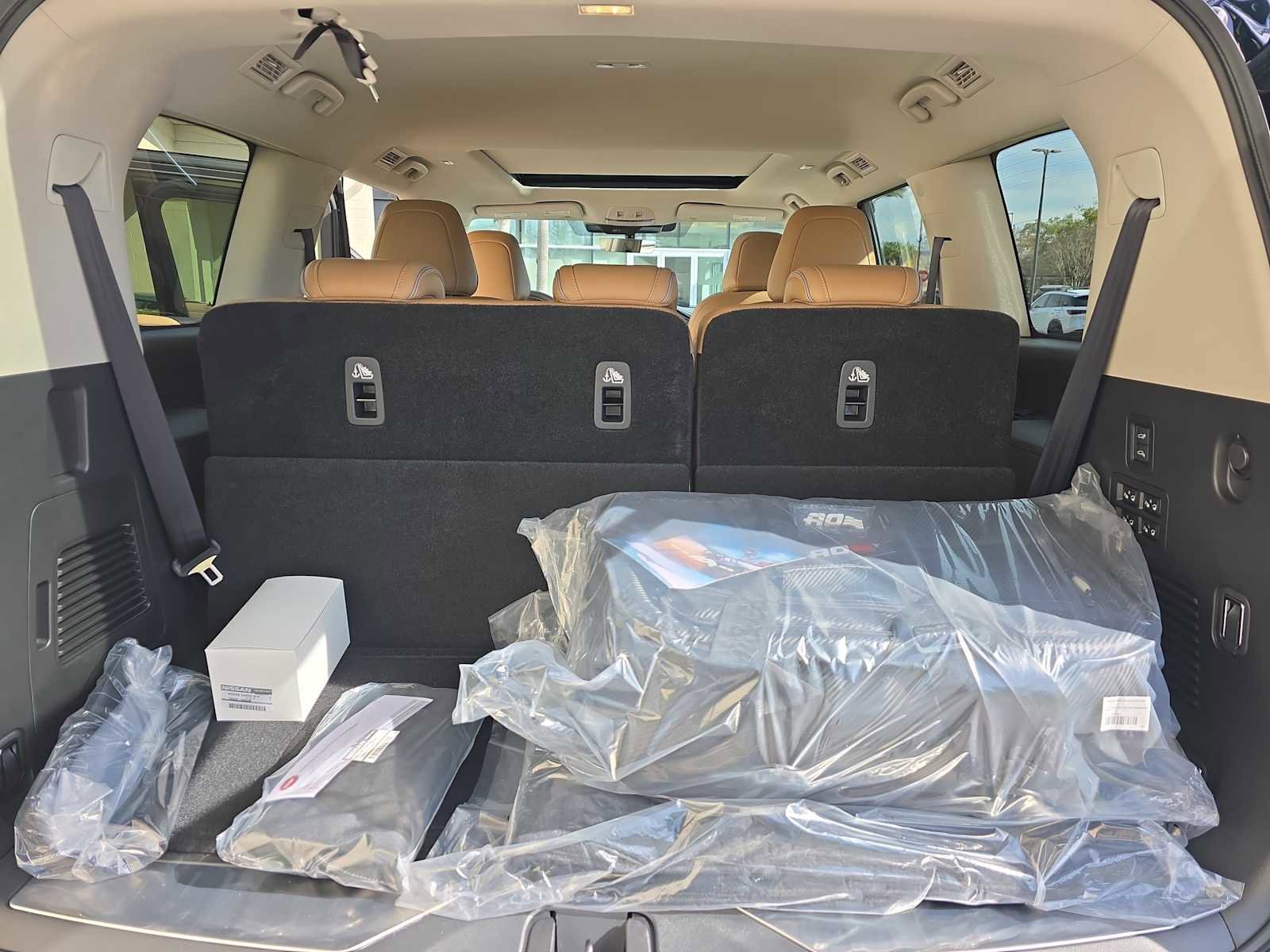 New 2026 INFINITI QX80 Luxe w/ Cargo Package image 25