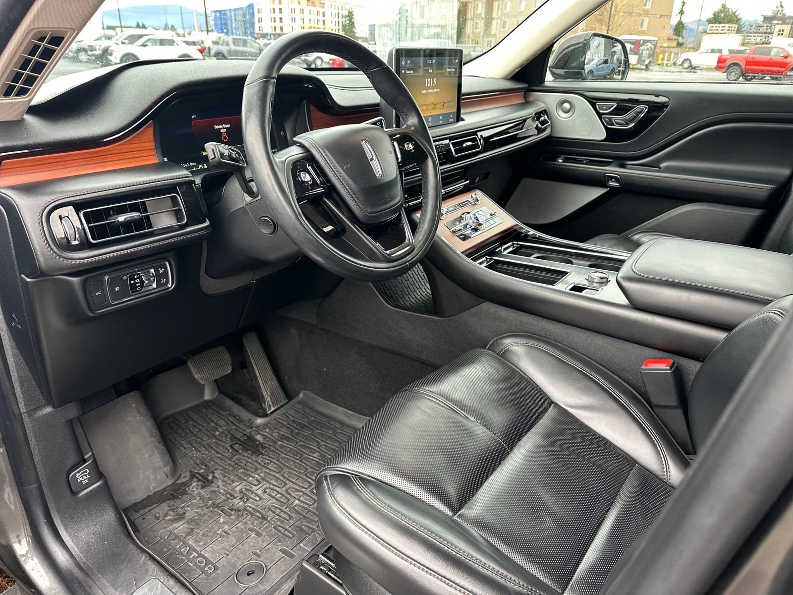 Used 2020 Lincoln Aviator Reserve image 9