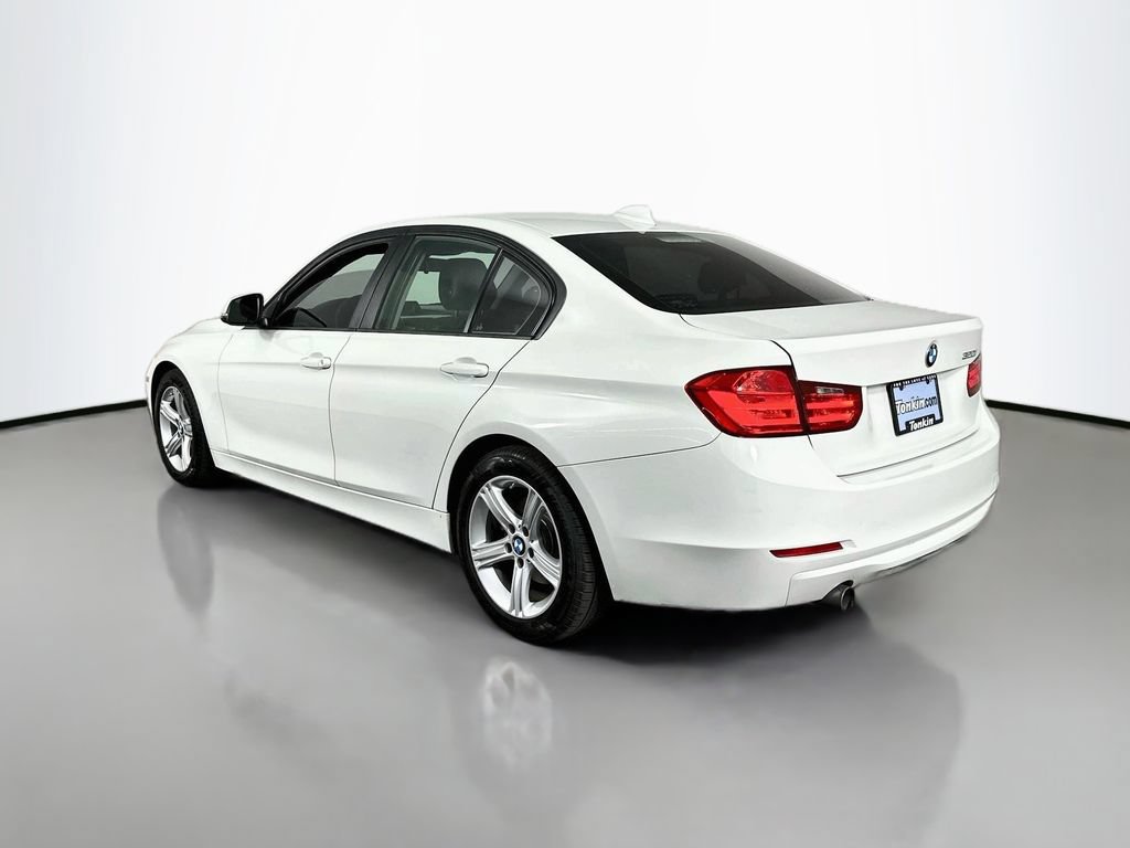 Used 2015 BMW 320i Sedan RWD image 6