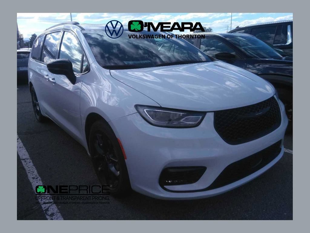 Used 2025 Chrysler Pacifica Limited FWD video 1