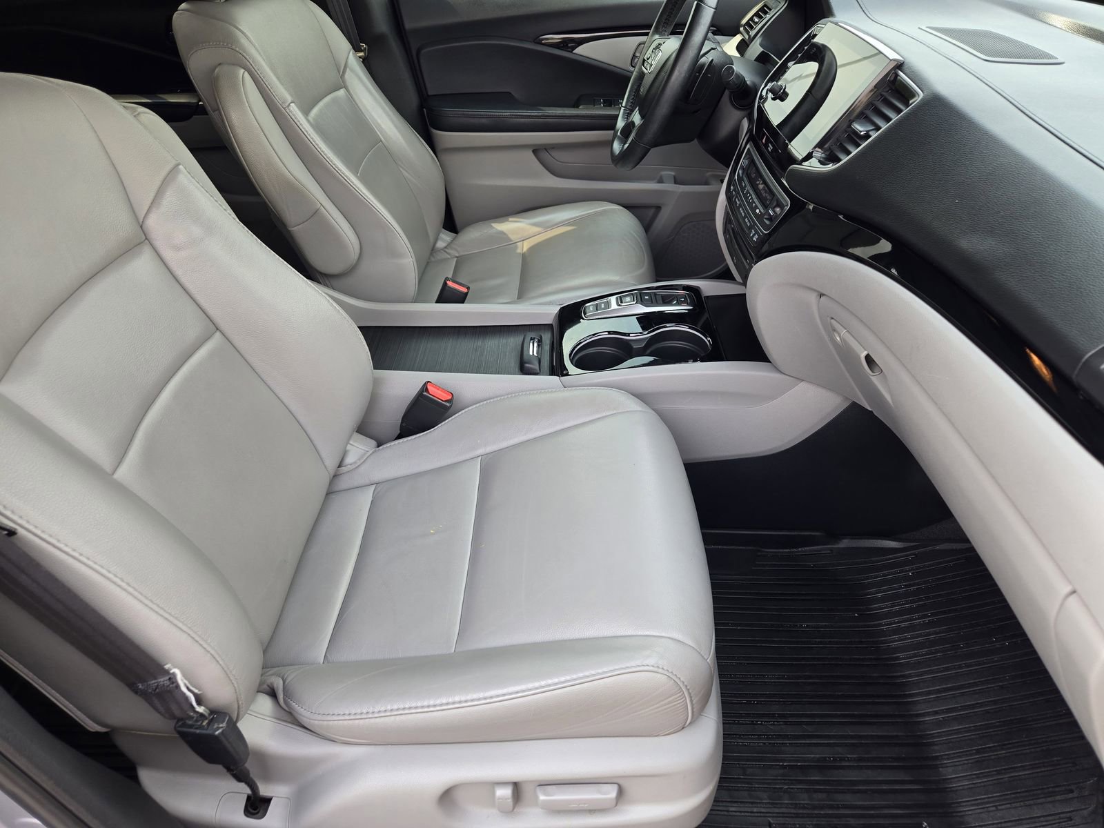 Used 2021 Honda Pilot Touring image 14