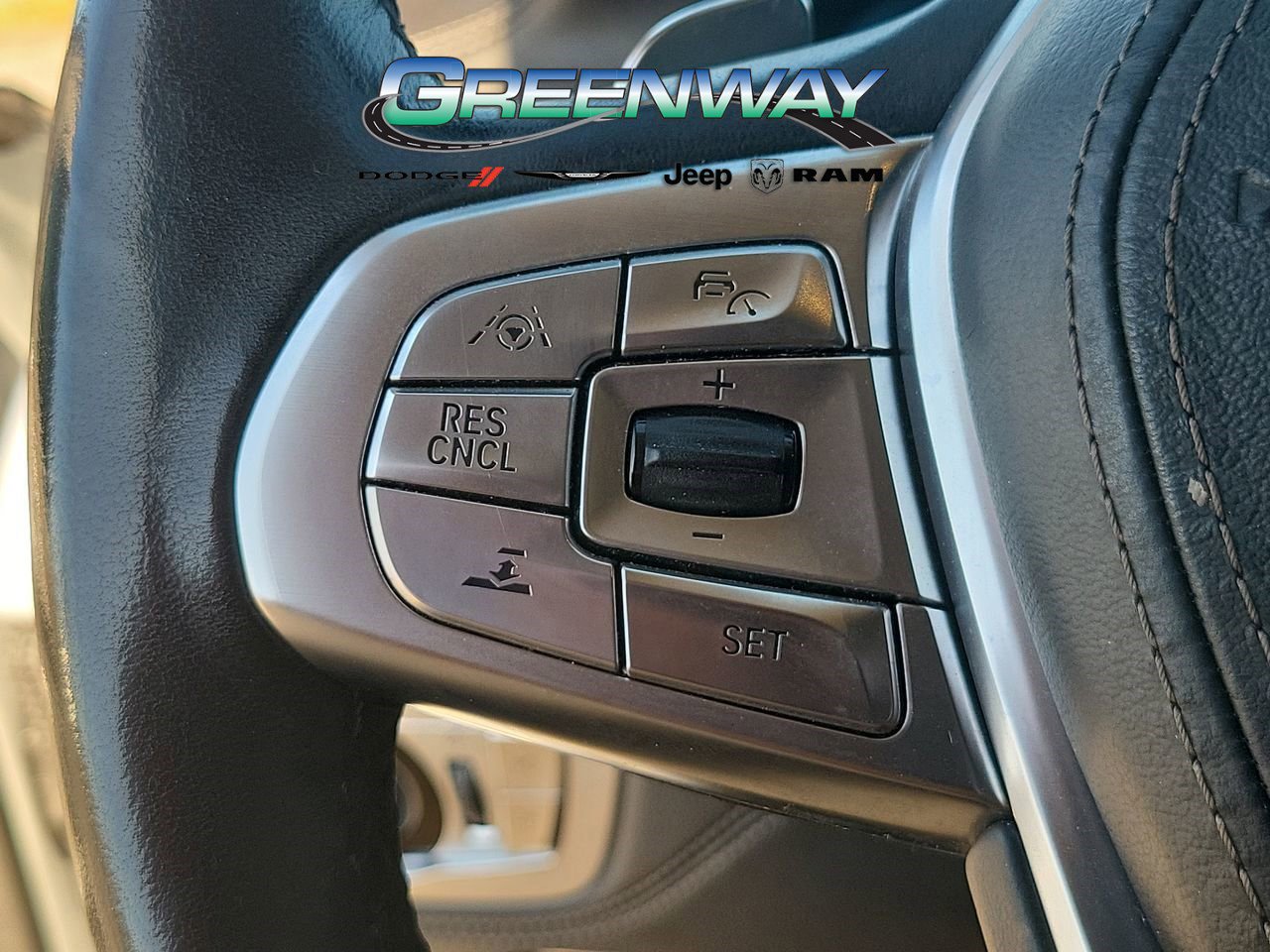 Used 2018 BMW 750i image 25