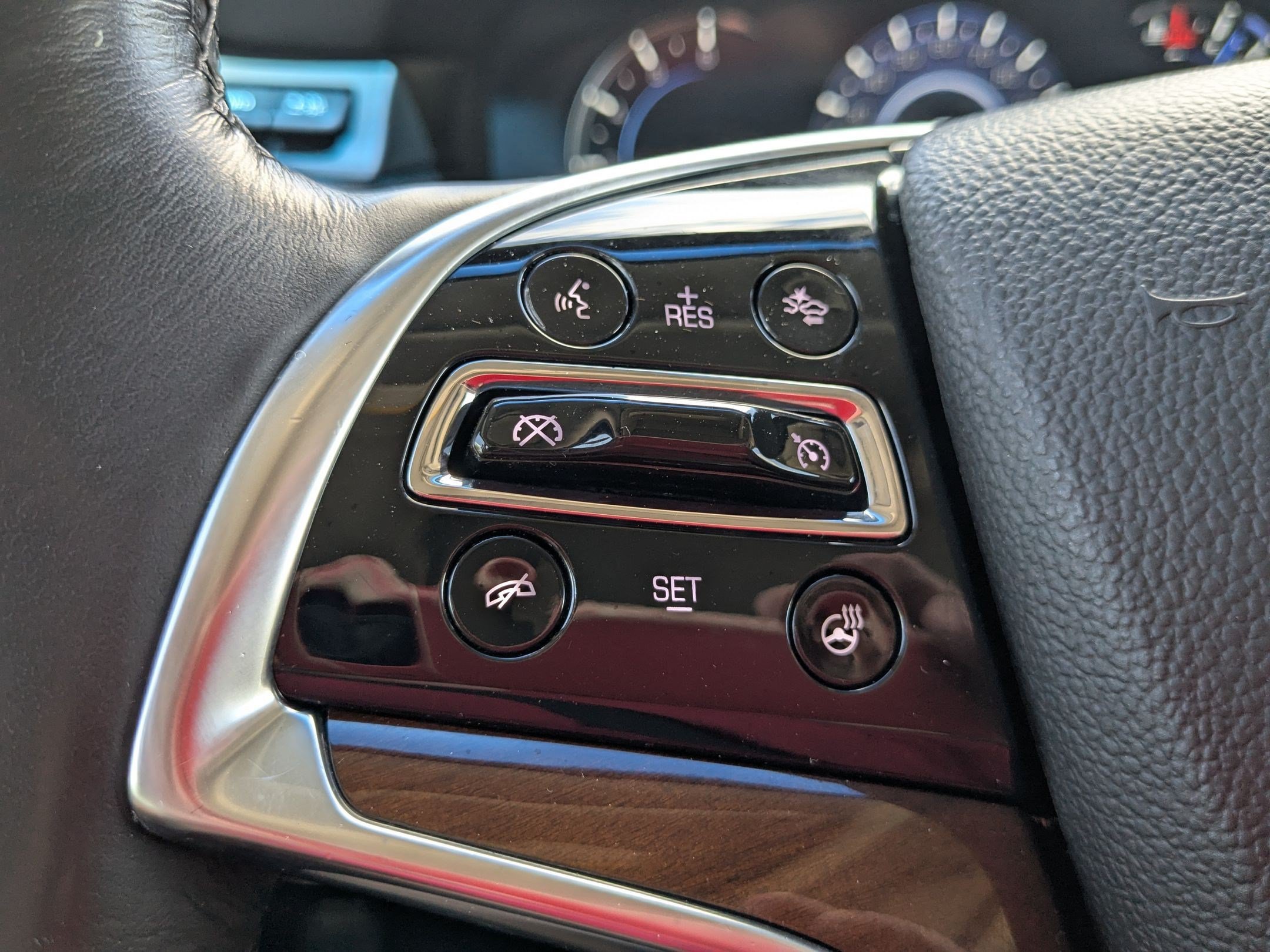 Used 2019 Cadillac Escalade Luxury AWD/4WD image 17