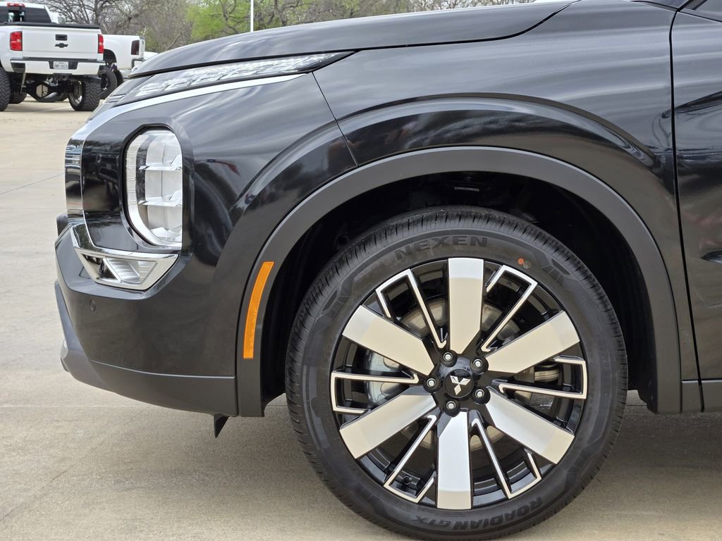 New 2026 Mitsubishi Outlander LE image 5