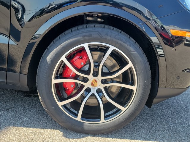 New 2026 Porsche Cayenne S AWD/4WD image 12