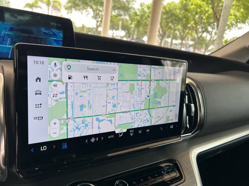 Used 2025 Ford Expedition Platinum image 10