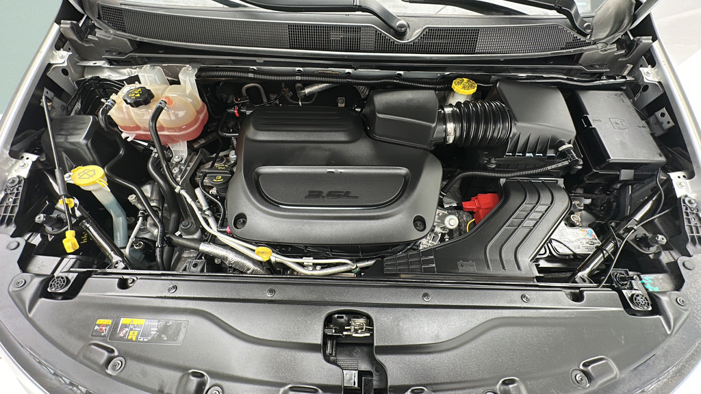 Used 2022 Chrysler Voyager LX FWD image 19