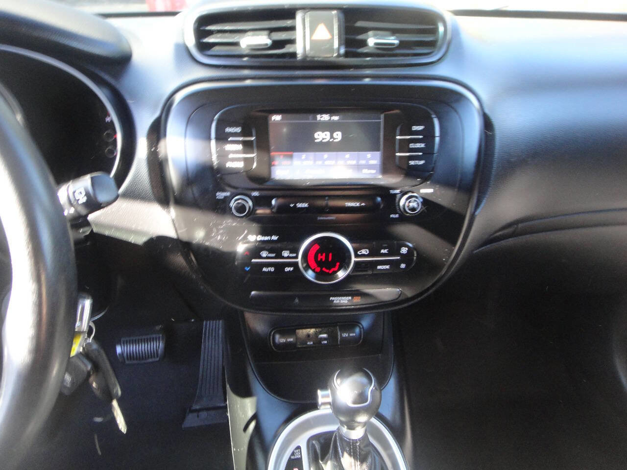 Used 2017 Kia Soul + FWD image 8