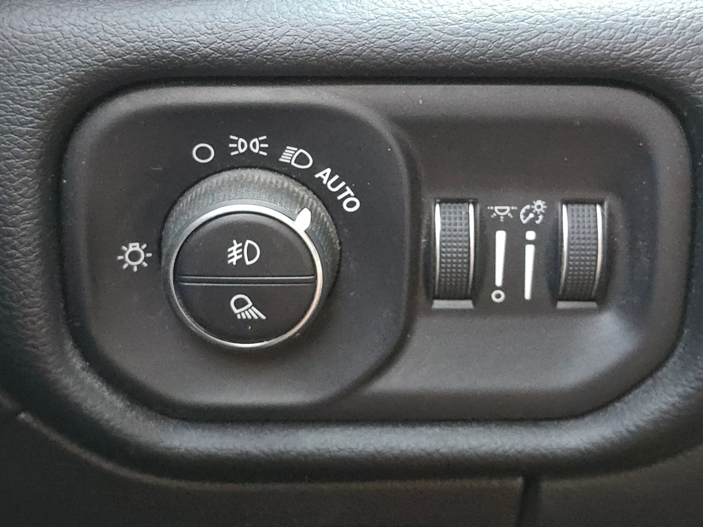 Used 2020 RAM 1500 Laramie image 18