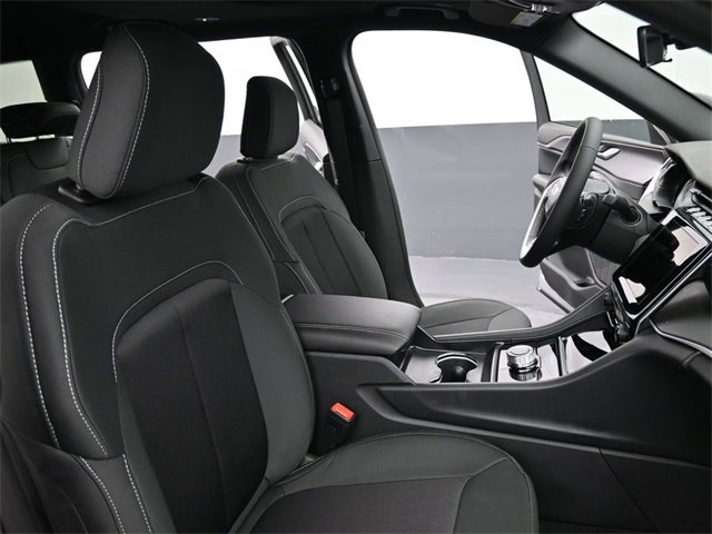 New 2025 Jeep Grand Cherokee L Laredo image 27