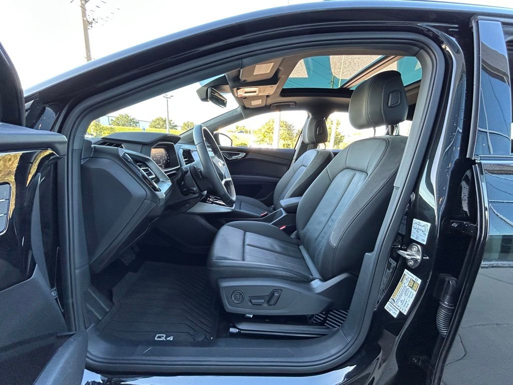 Used 2024 Audi Q4 e-tron Premium w/ Convenience Package image 9