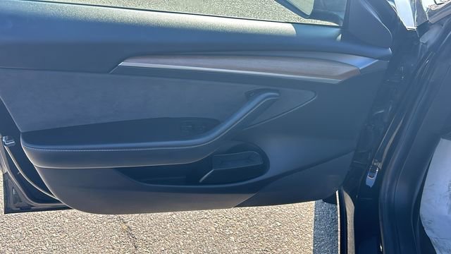 Used 2021 Tesla Model 3 Standard Range Plus RWD image 17