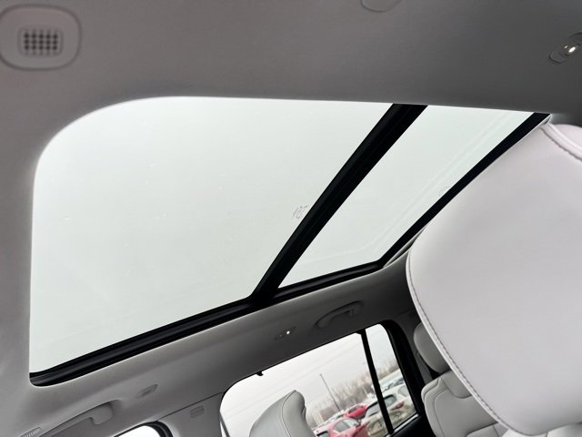 Used 2021 Jeep Grand Cherokee L Overland w/ Luxury Tech Group IV image 7