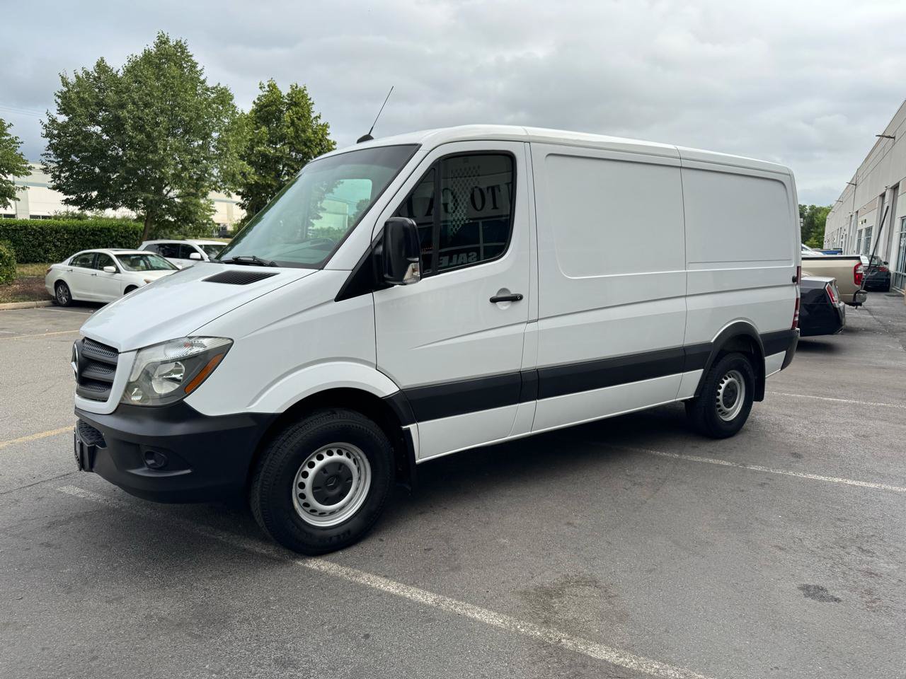 Used 2017 Mercedes-Benz Sprinter 2500 image 26
