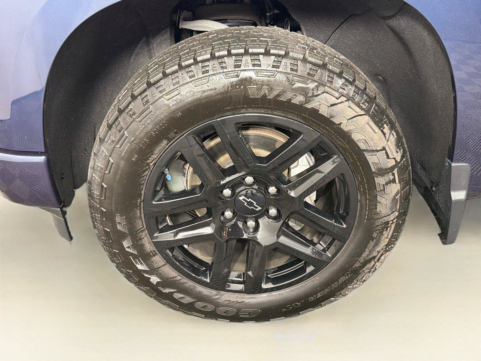 Used 2022 Chevrolet Silverado 1500 Custom AWD/4WD image 33