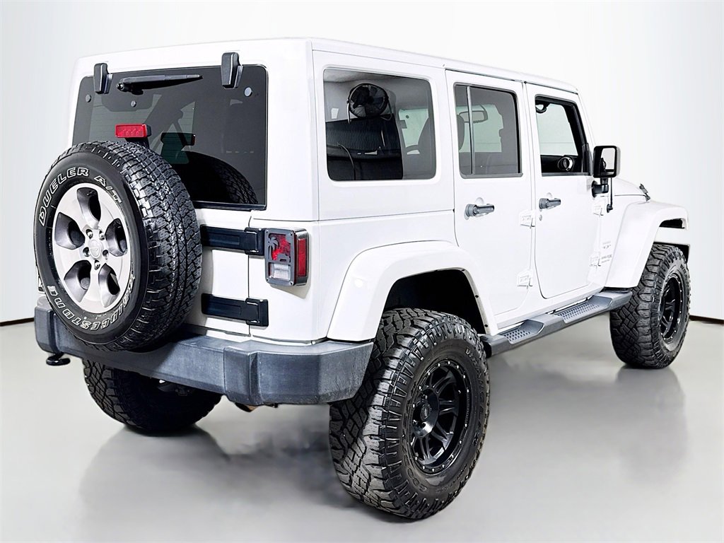 Used 2018 Jeep Wrangler Unlimited Sahara w/ Connectivity Group image 4