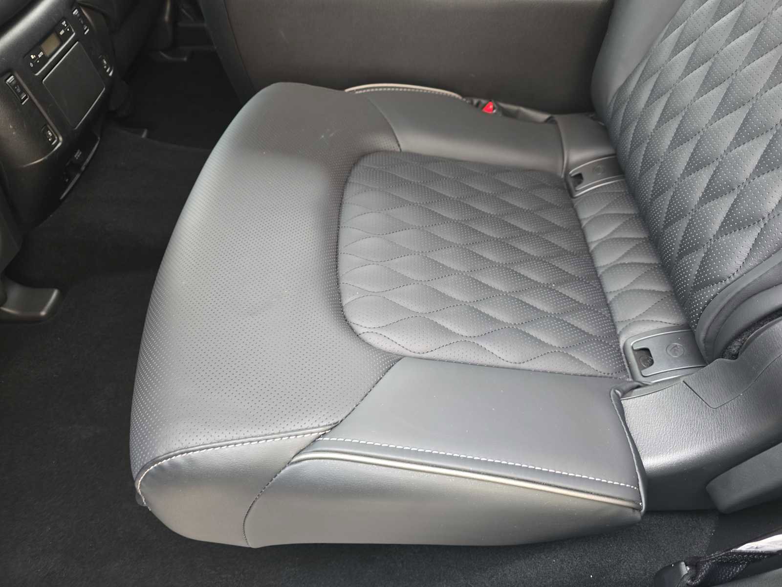 Certified 2024 INFINITI QX80 Sensory w/ Cargo Package AWD/4WD image 14
