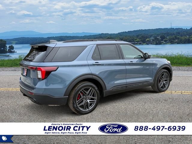 Used 2026 Ford Explorer ST-Line w/ ST-Line Street Pack image 3