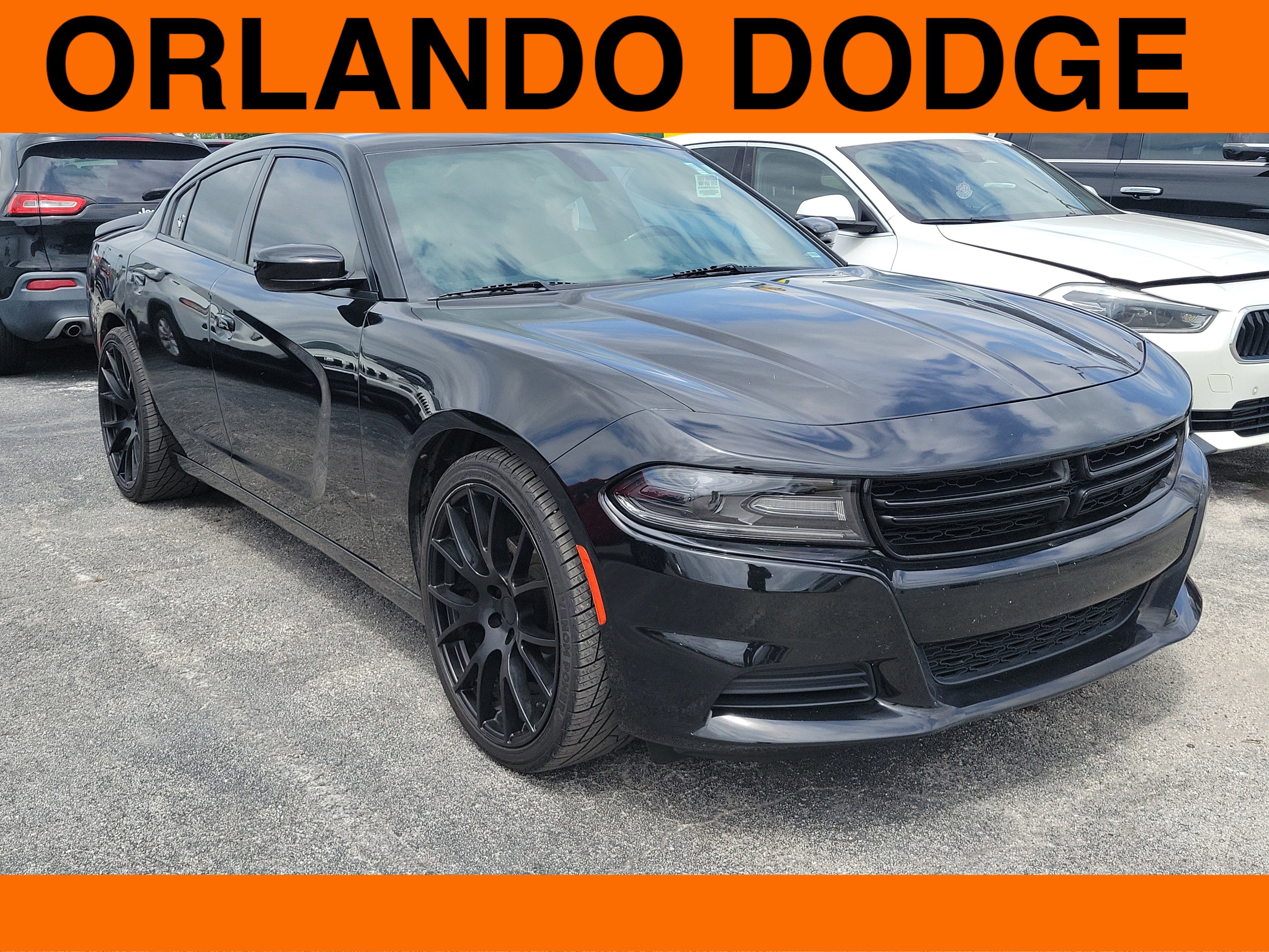 Used 2020 Dodge Charger SXT w/ Blacktop Package RWD image 1