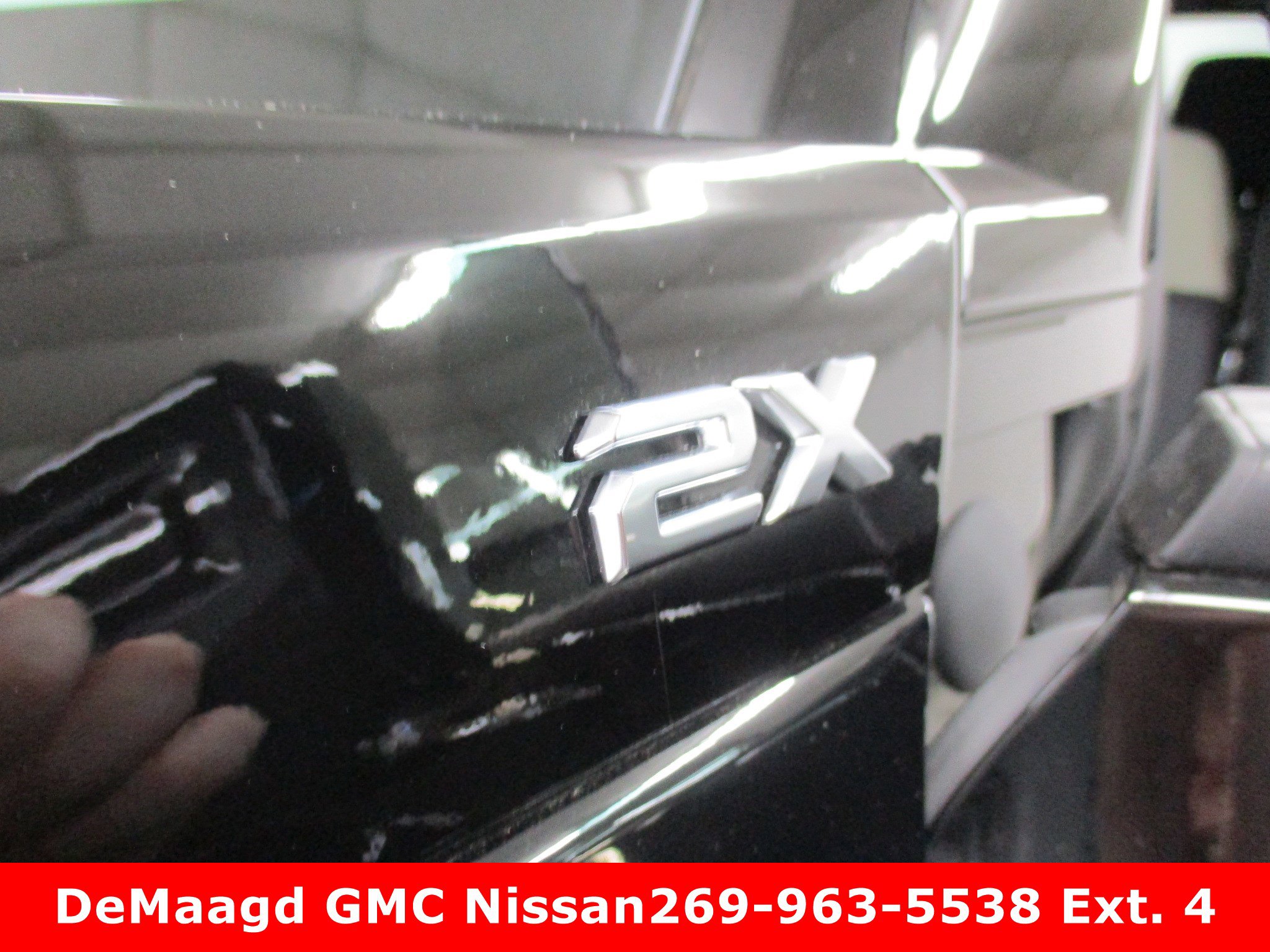 New 2026 GMC Hummer EV 4x4 Crew Cab w/ LPO, Dark Essentials Package image 13