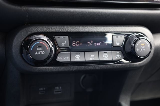 Used 2023 Nissan Kicks SR w/ SR Premium Package image 23