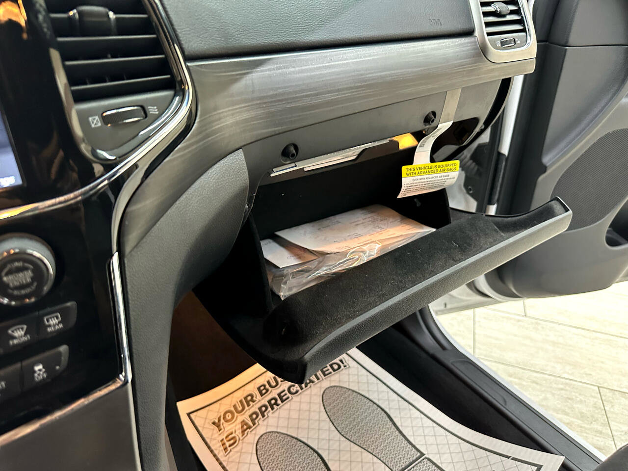 Used 2022 Jeep Grand Cherokee Laredo X image 31