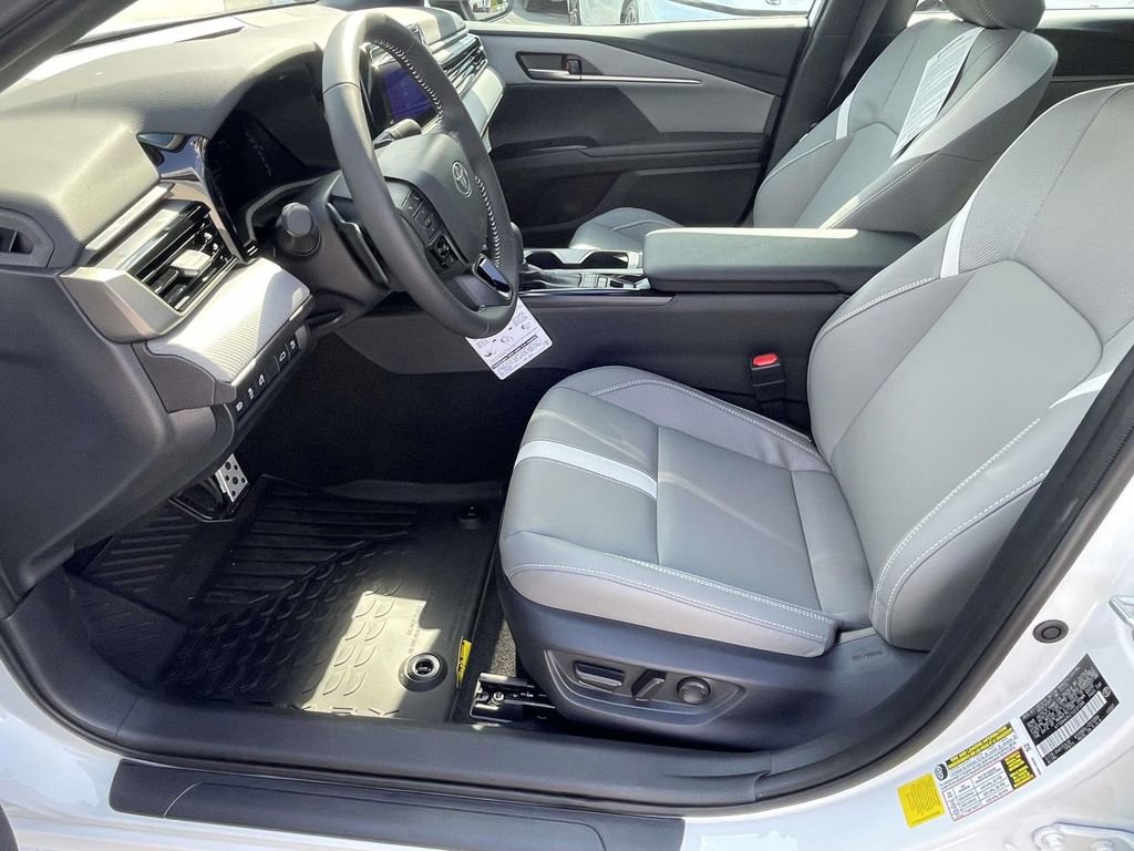 Used 2026 Toyota Camry SE FWD image 13