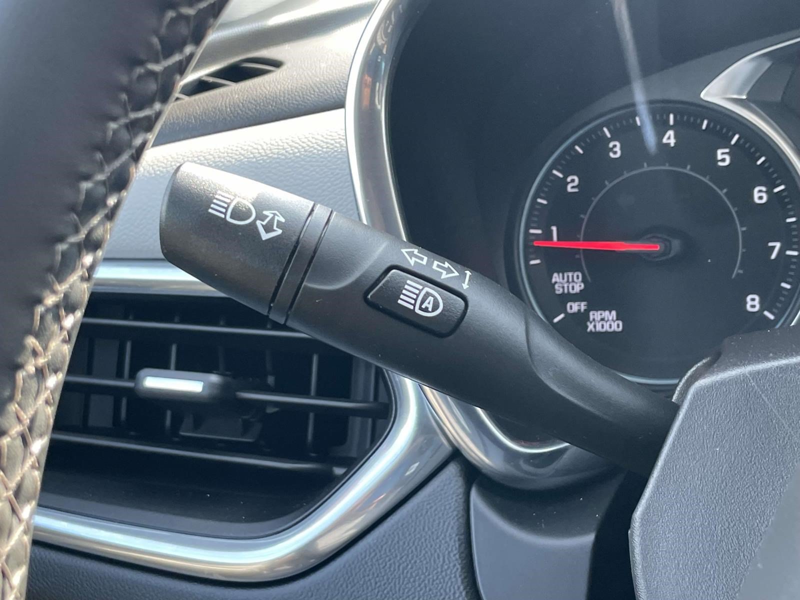 Used 2023 Chevrolet Equinox LT FWD image 24