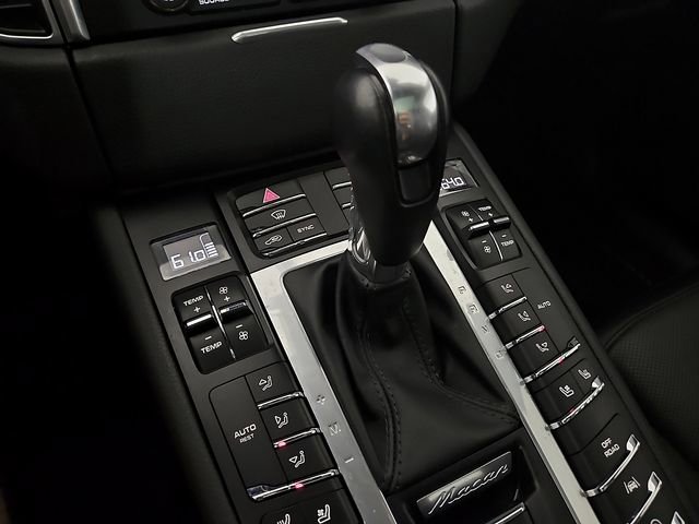 Used 2018 Porsche Macan AWD/4WD image 15