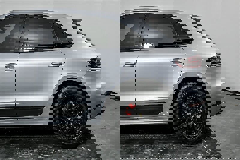 Used 2017 Porsche Macan GTS w/ Premium Package Plus image 7