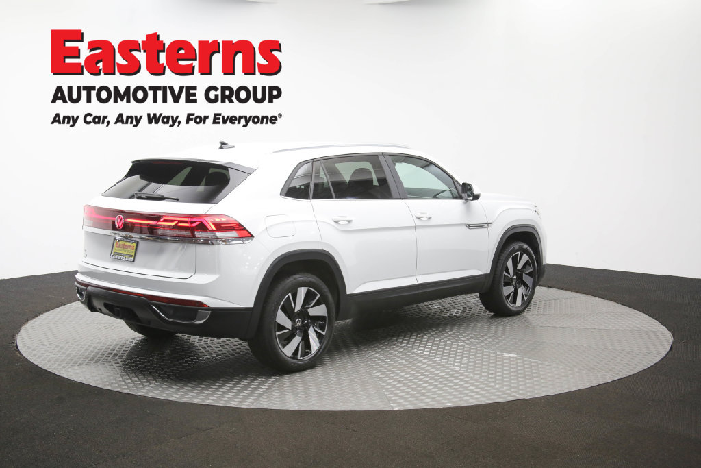 Used 2025 Volkswagen Atlas Cross Sport SE FWD image 42