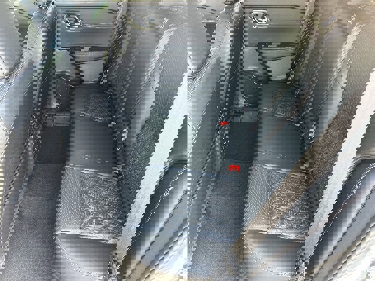 New 2026 Nissan Rogue Platinum image 14