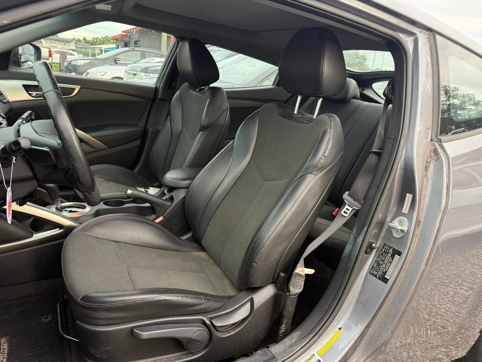 Used 2013 Hyundai Veloster w/ Style Pkg FWD image 8