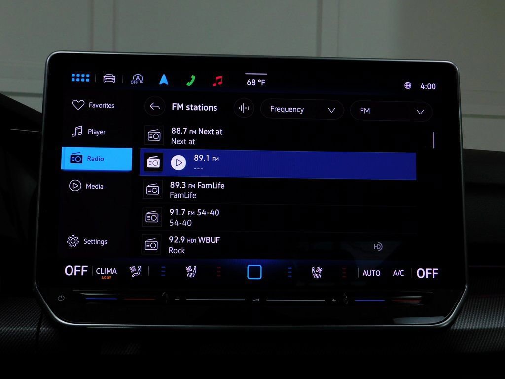 Used 2025 Volkswagen Golf 2.0T image 68