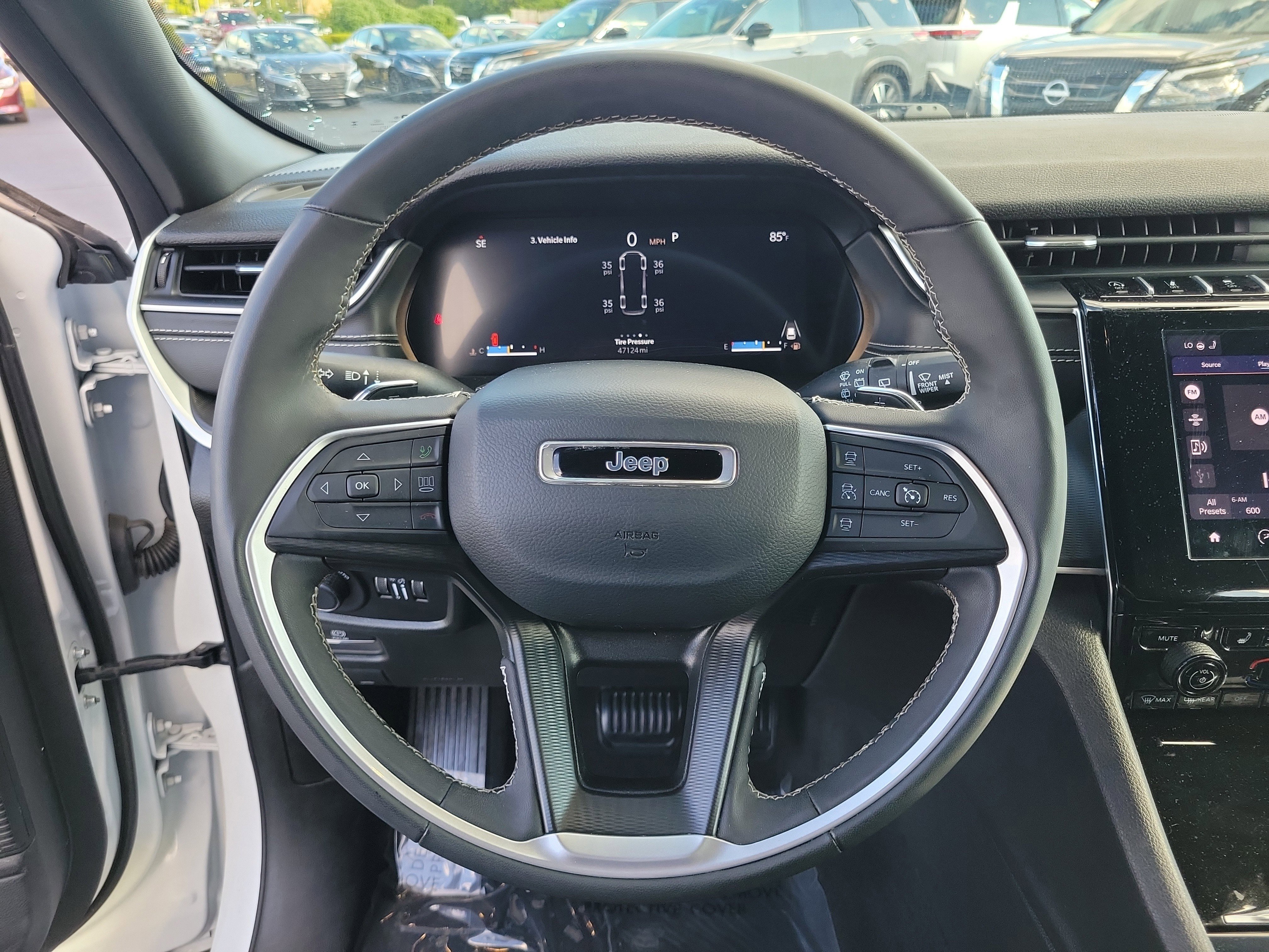 Used 2024 Jeep Grand Cherokee L Laredo image 21