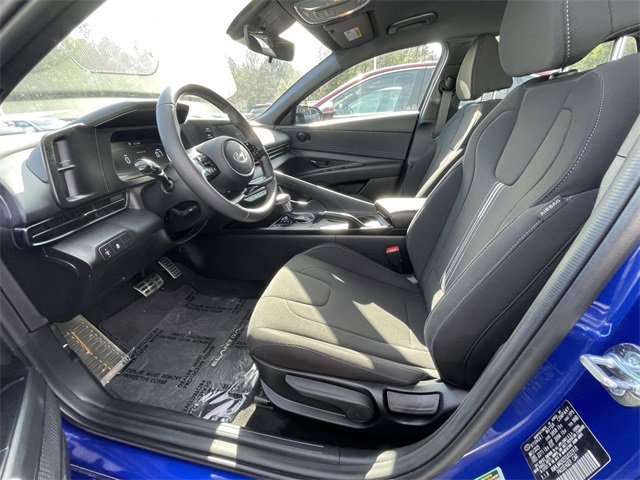 Certified 2025 Hyundai Elantra Sport image 8