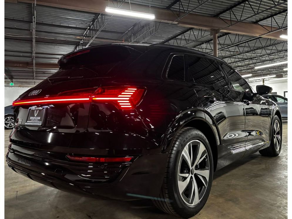 Used 2024 Audi Q8 e-tron Premium image 14