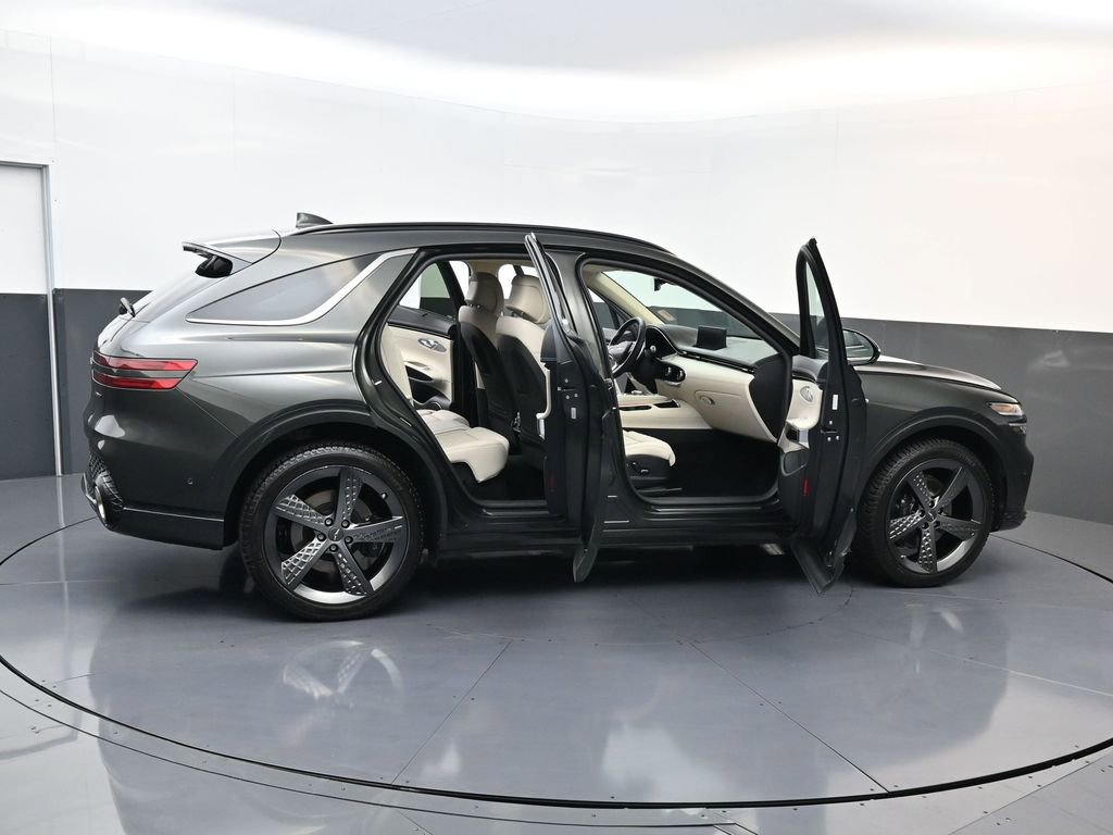 Used 2025 Genesis GV70 3.5T Sport w/ Sport Prestige Package image 30